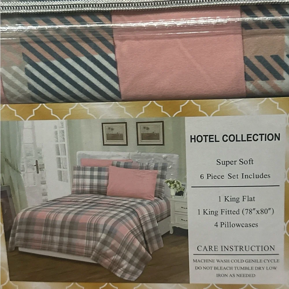 NWT, Hotel Collection Bamboo 1800 King Bedding Set - Pink and Blue‎